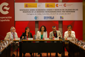 Mesa inaugural del Seminario.