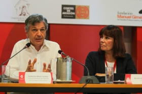 Guillermo Marín Gorbea, cónsul general de España en Cartagena de Indias, y Micaela Navarro Garzón, vicepresidenta segunda del Congreso de los Diputados.