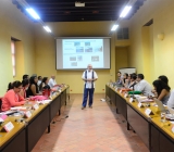 Participantes durante la actividad de integración de la restauración ecológica en estrategias y prácticas de adaptación y mitigación de impactos del cambio climático